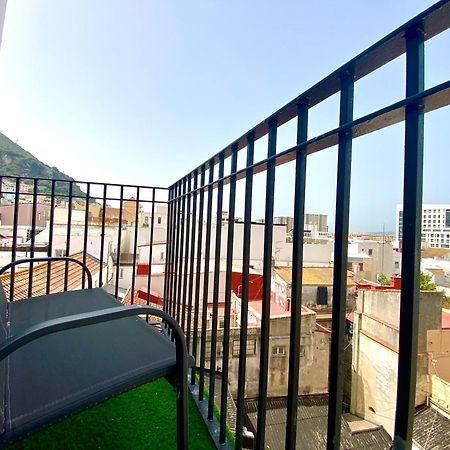 Stunning City Centre Penthouse With Private Balcony - Grand Central House Gibraltar Exterior foto
