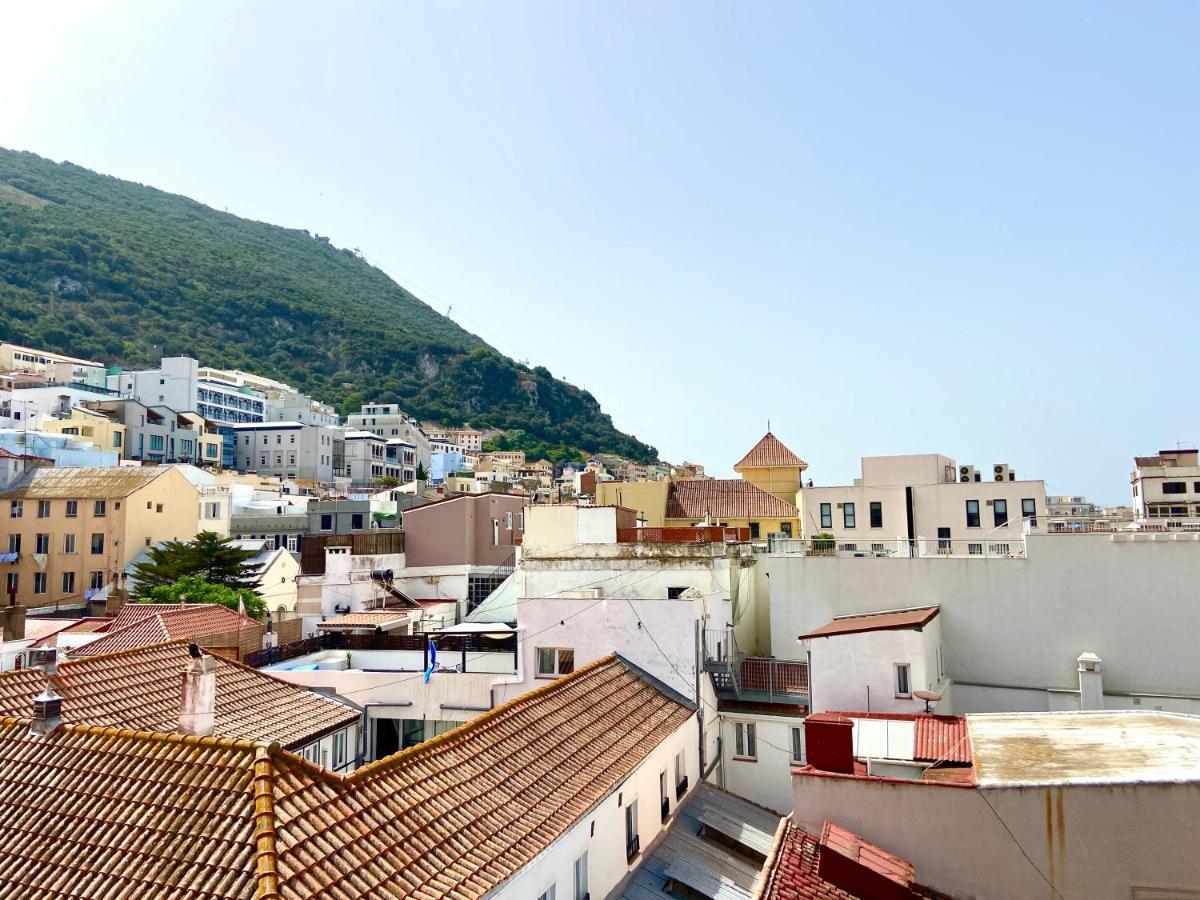 Stunning City Centre Penthouse With Private Balcony - Grand Central House Gibraltar Exterior foto
