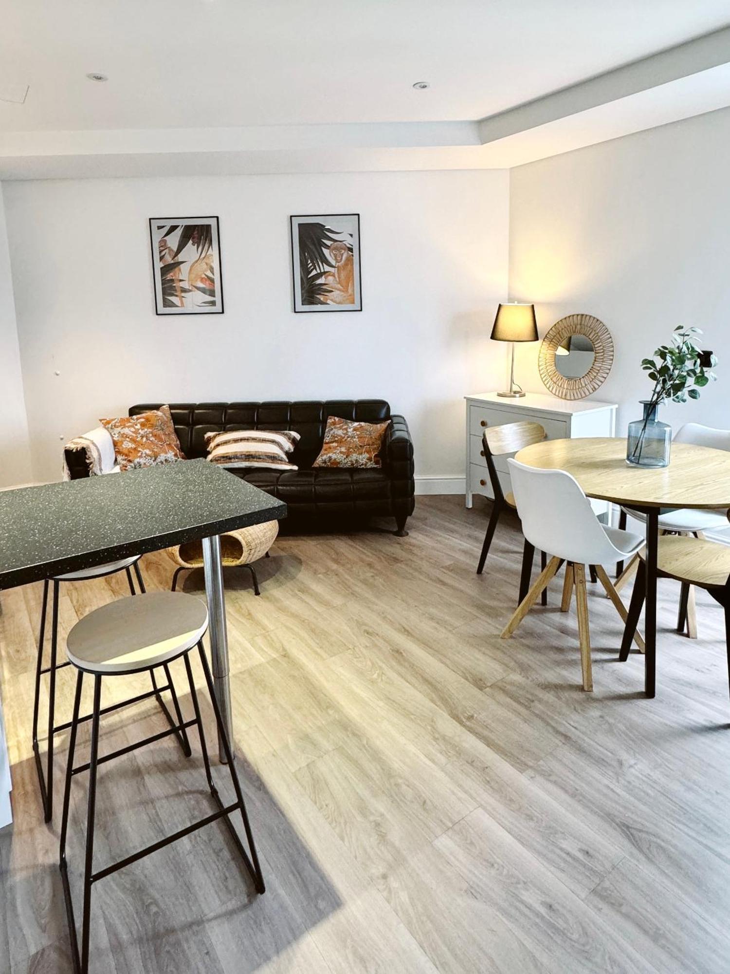 Stunning City Centre Penthouse With Private Balcony - Grand Central House Gibraltar Exterior foto