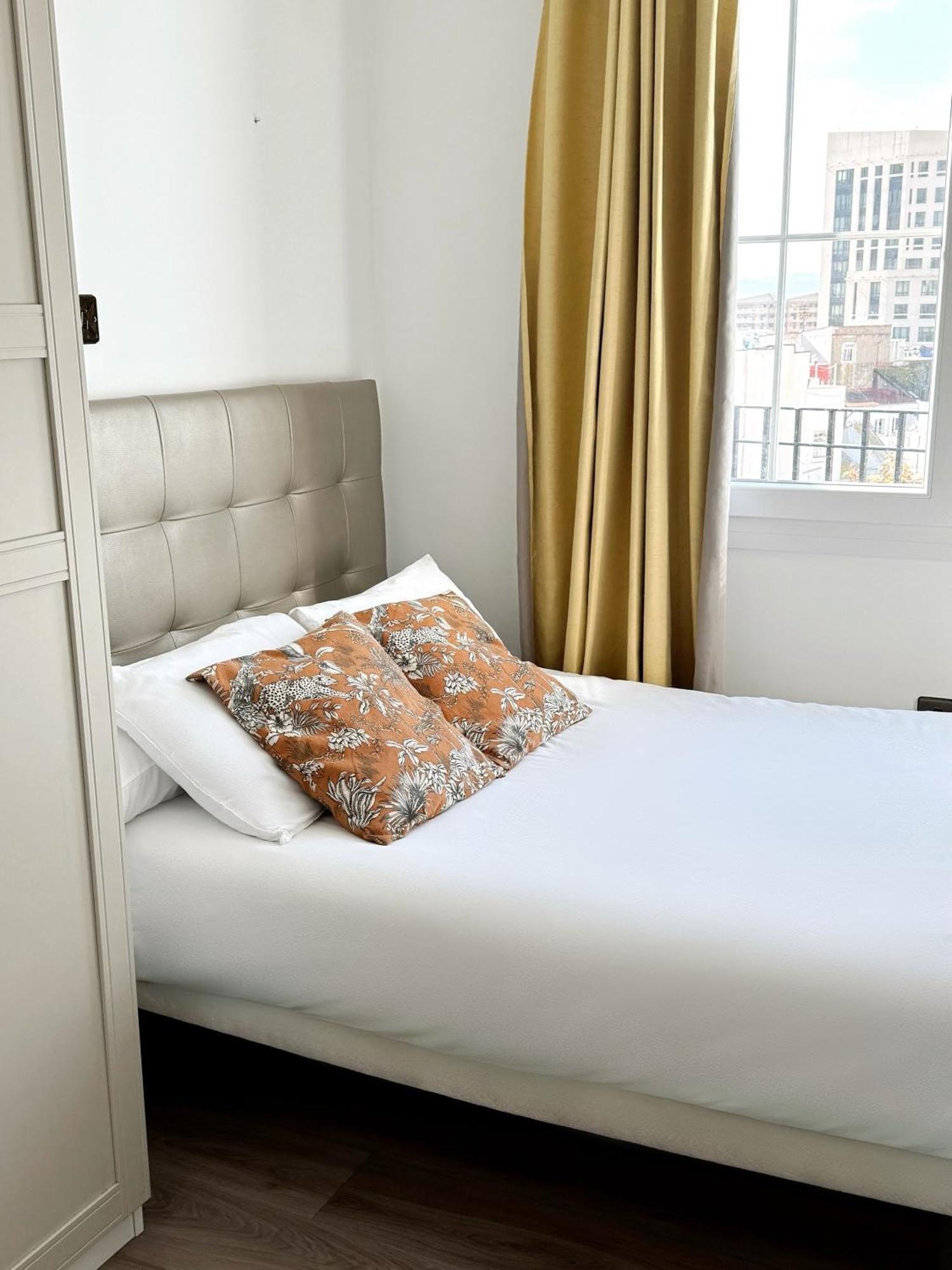 Stunning City Centre Penthouse With Private Balcony - Grand Central House Gibraltar Exterior foto